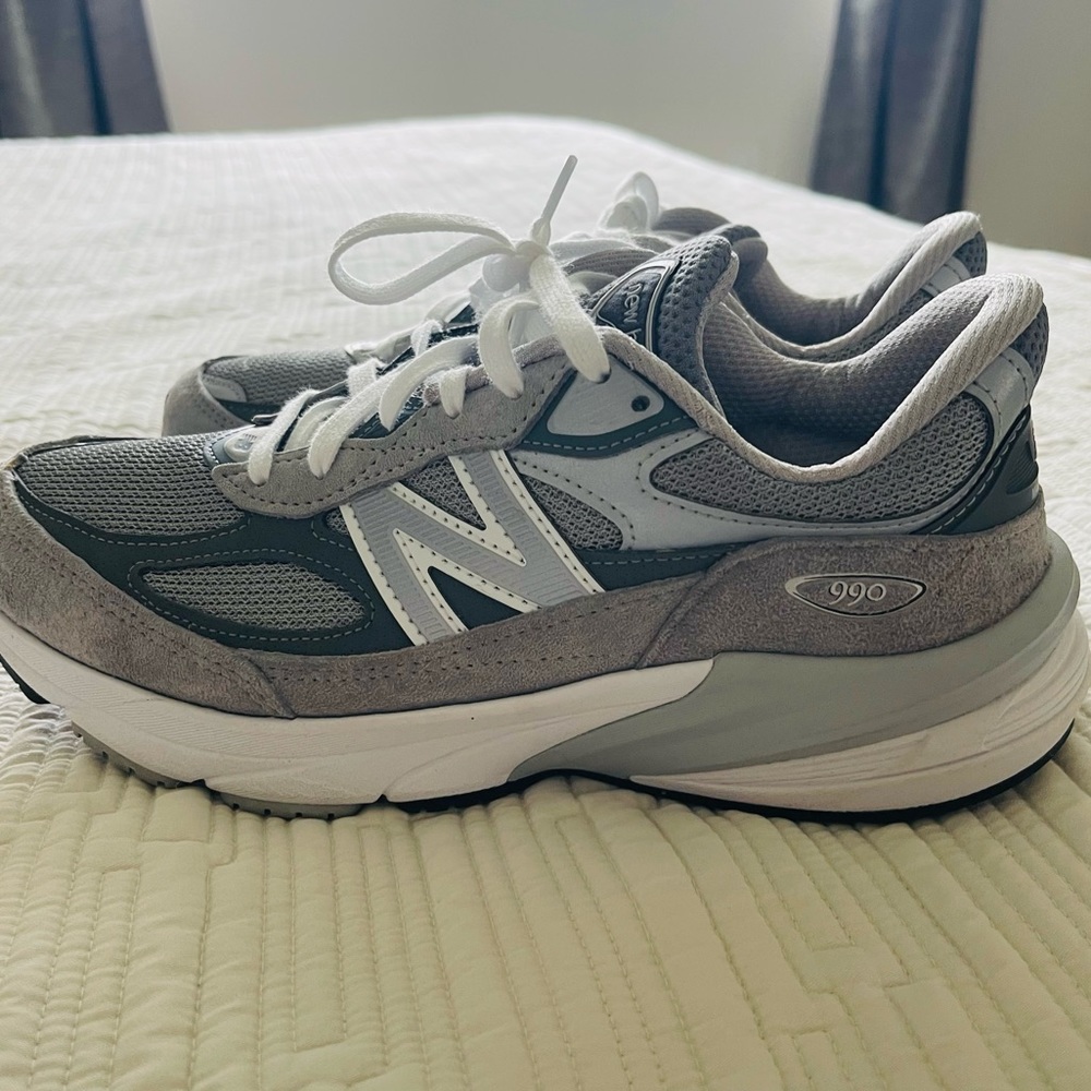 New Balance 990